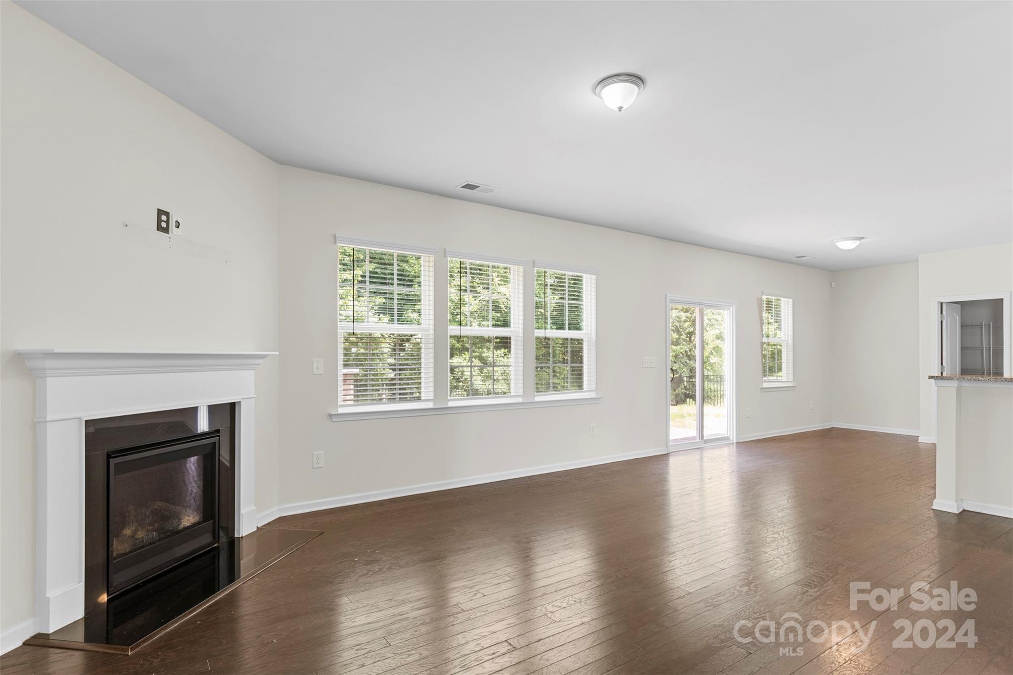 16327 Palisades Commons Drive