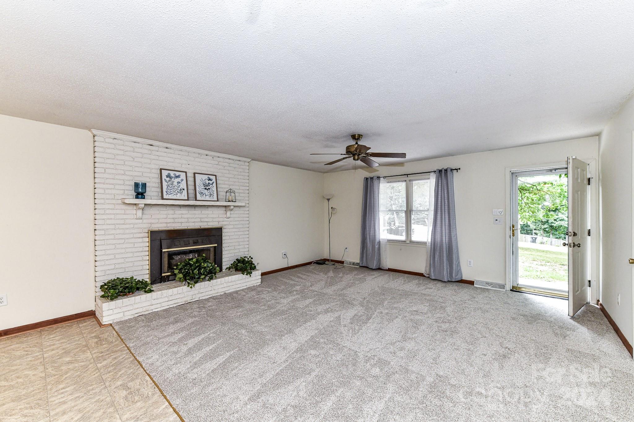 208 Cobblestone Lane