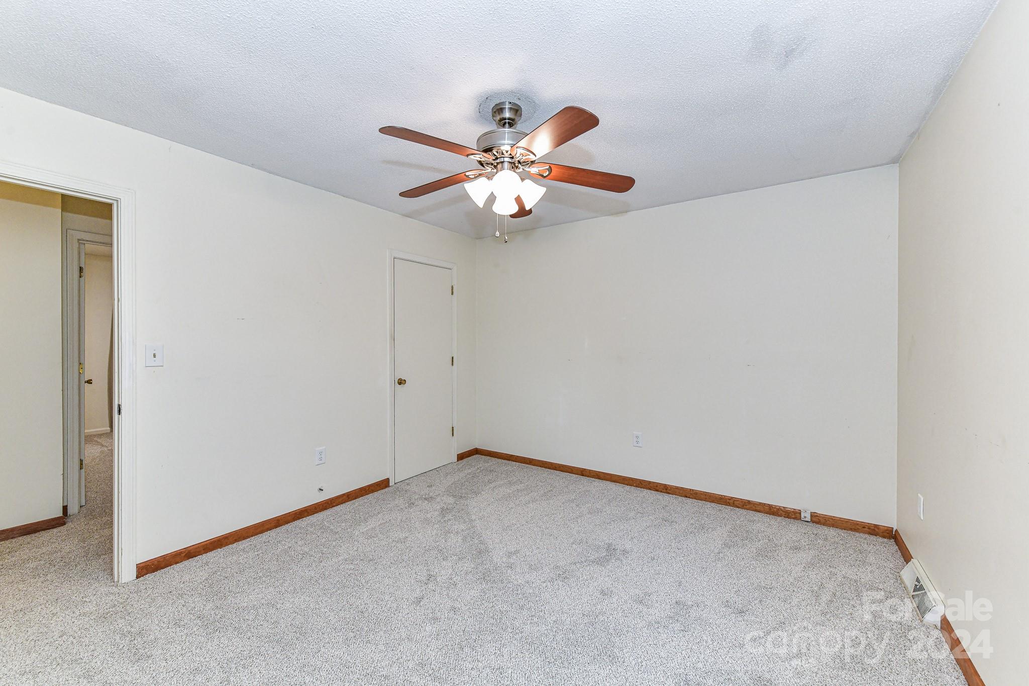 208 Cobblestone Lane