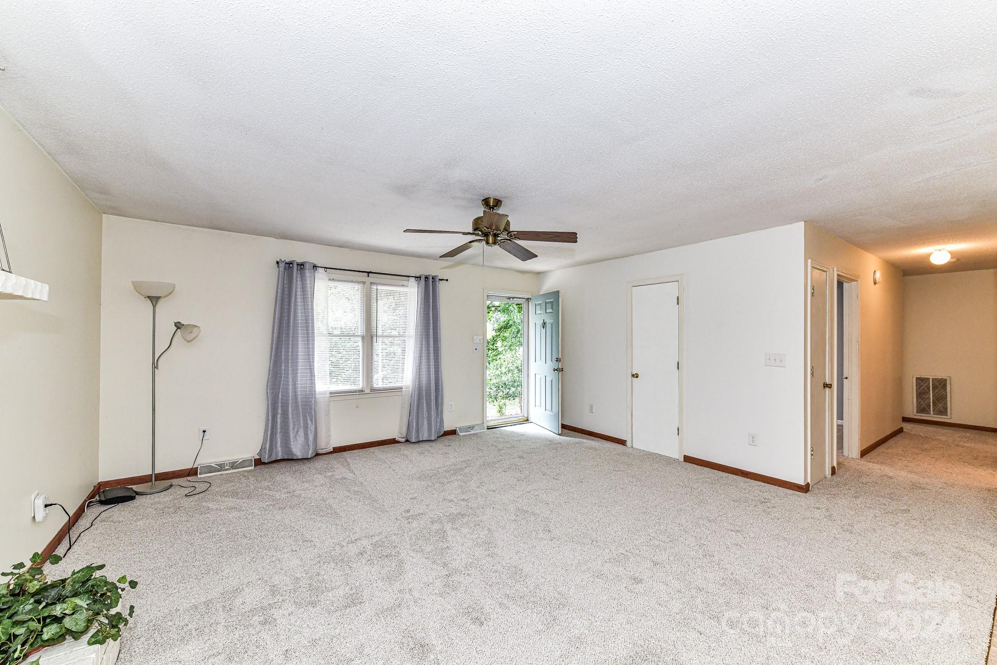 208 Cobblestone Lane