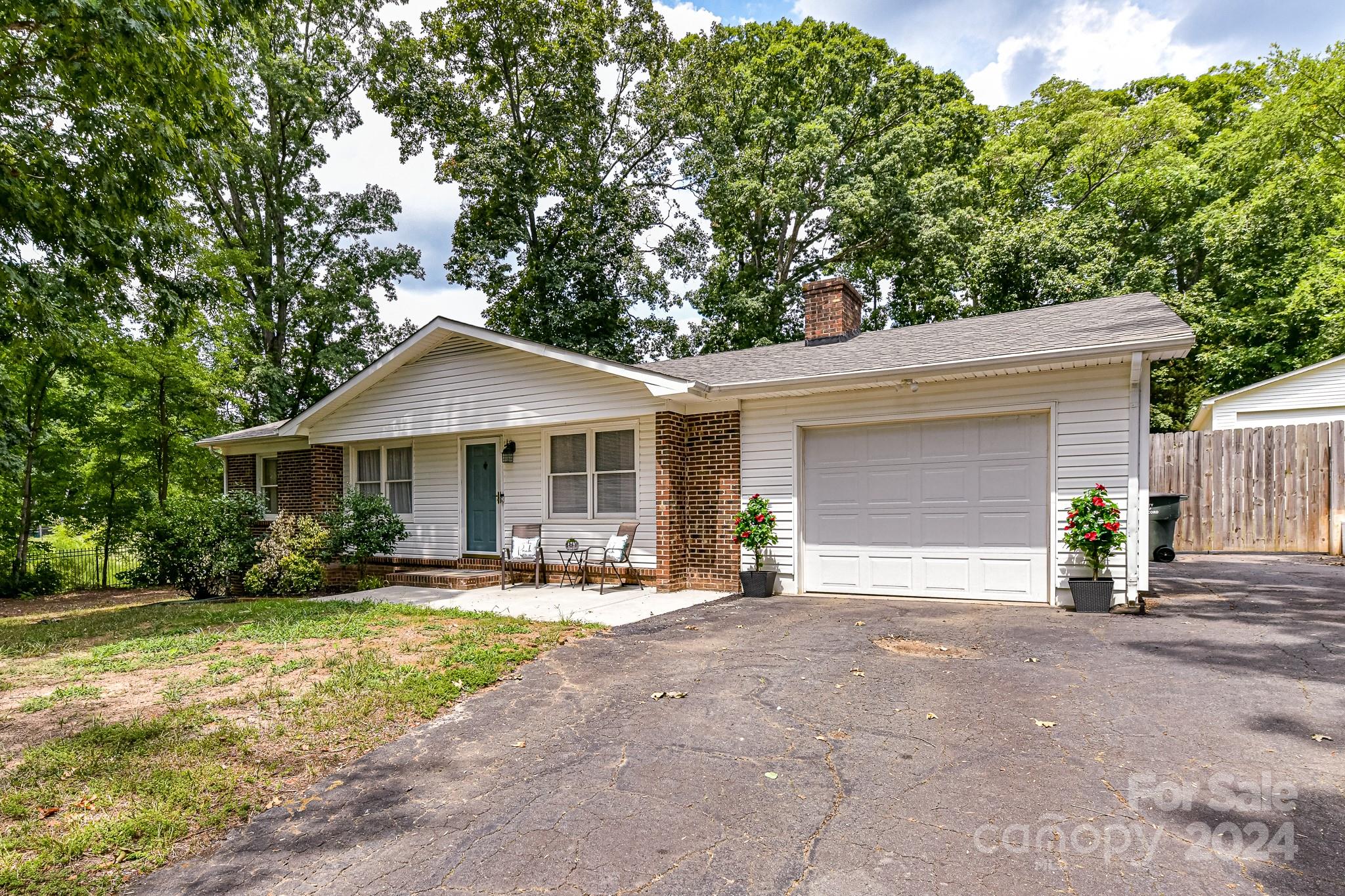 208 Cobblestone Lane