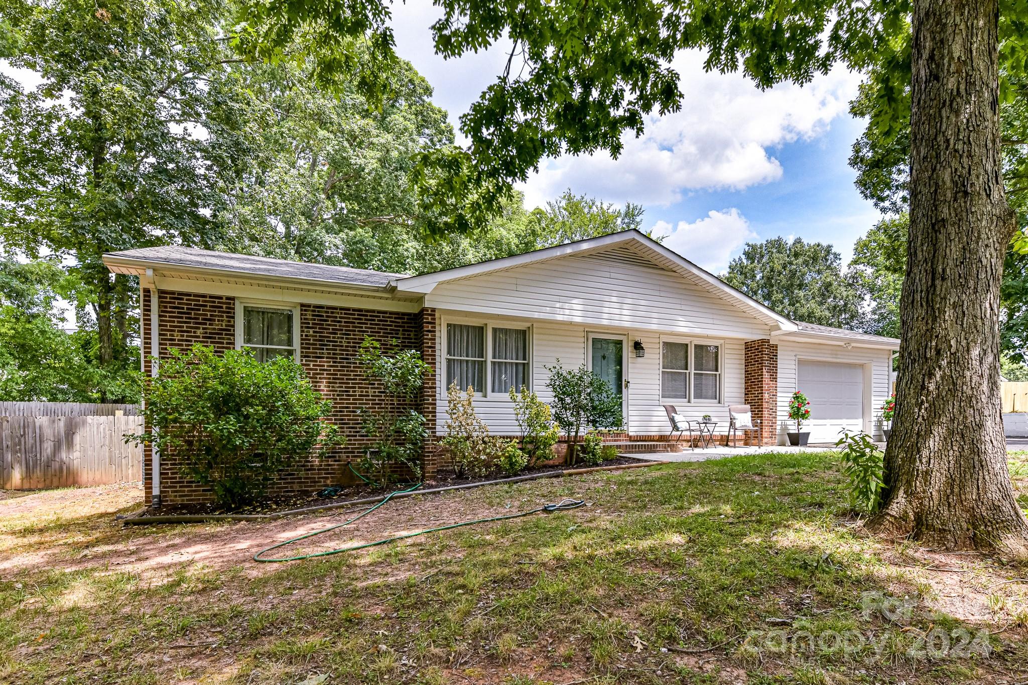 208 Cobblestone Lane