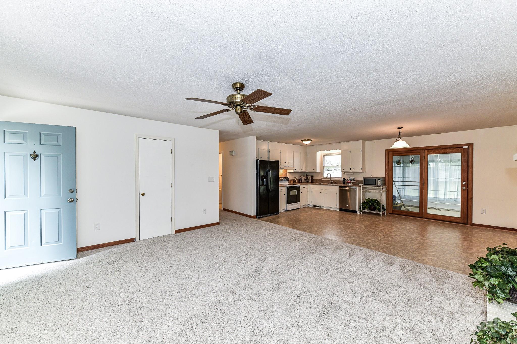 208 Cobblestone Lane