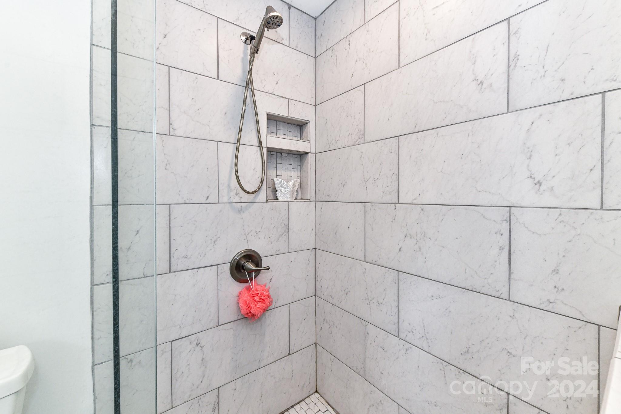 208 Cobblestone Lane