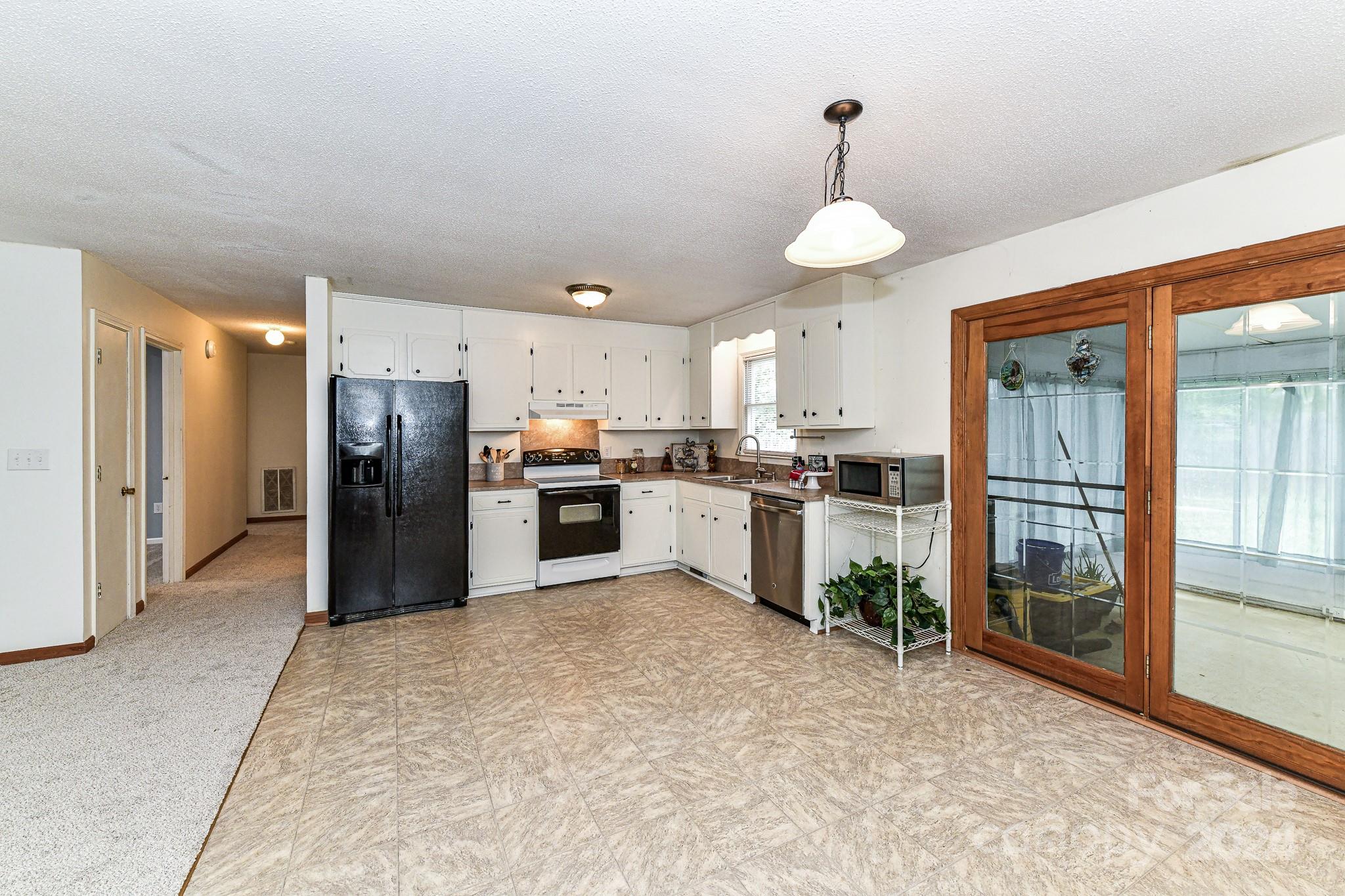 208 Cobblestone Lane