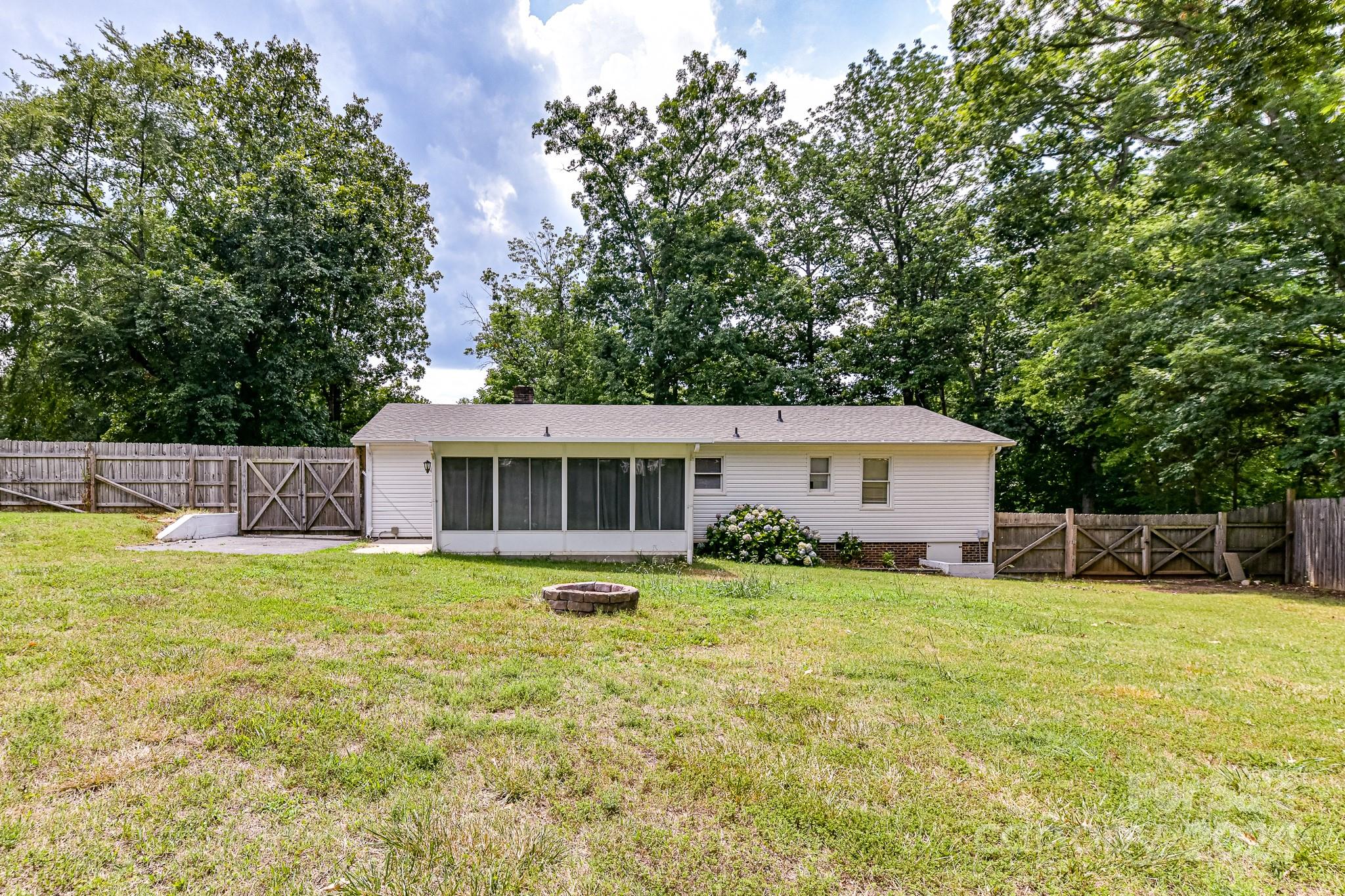 208 Cobblestone Lane