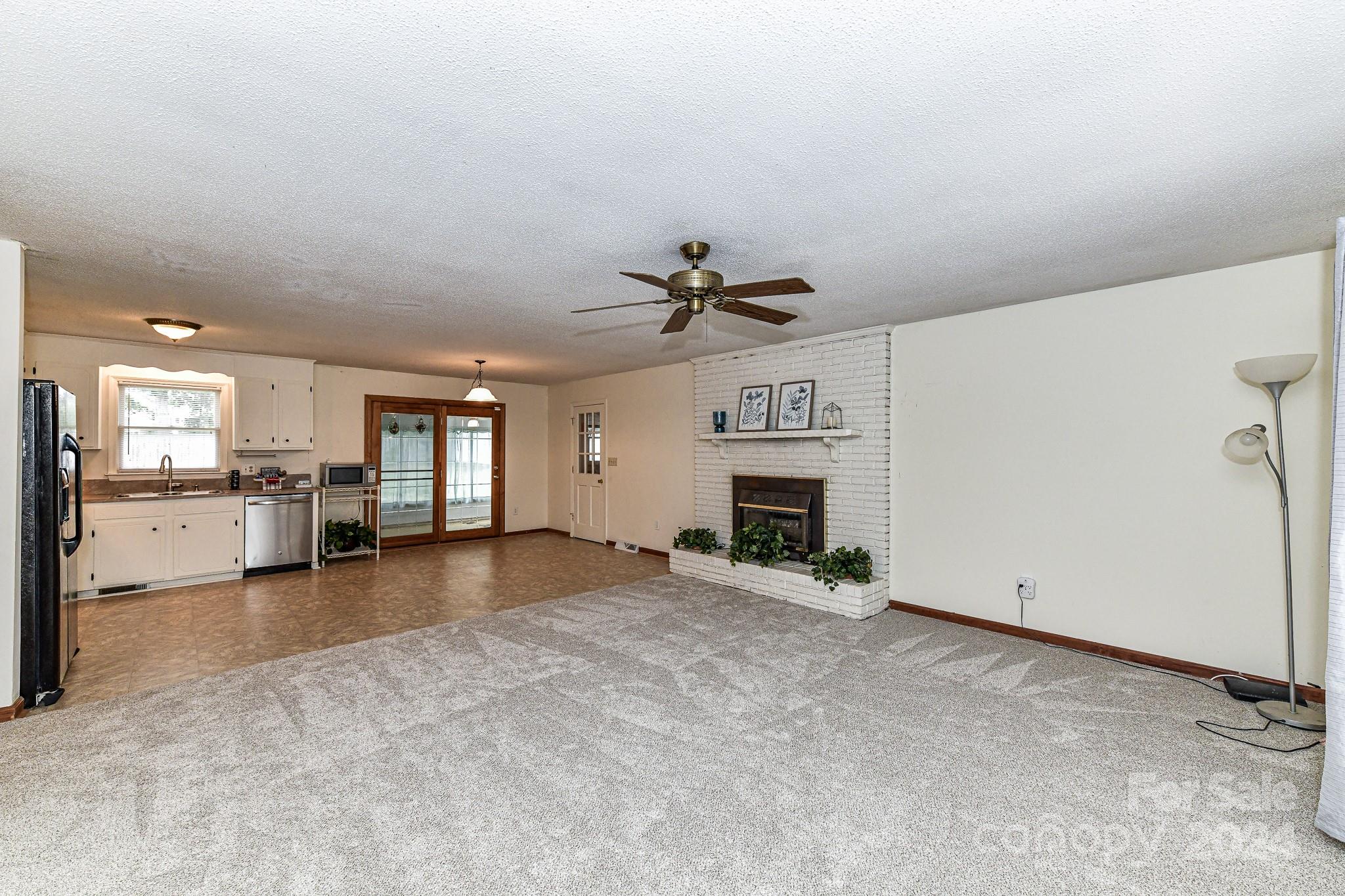 208 Cobblestone Lane