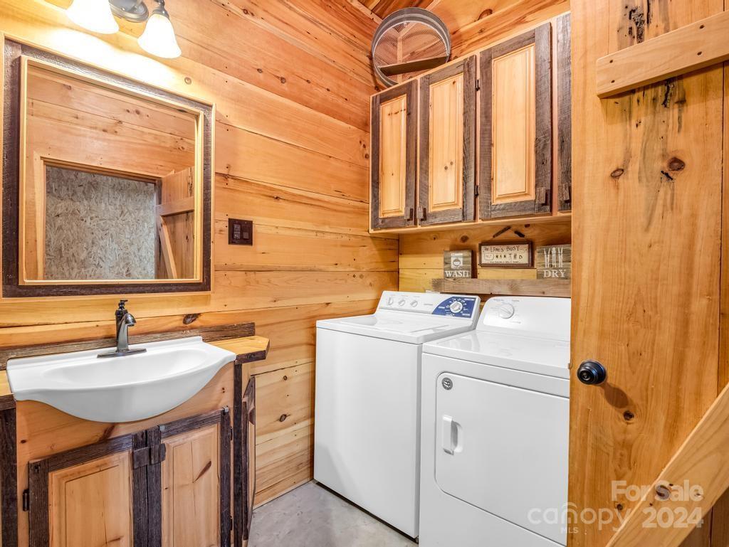 2068 Mountain Creek Road