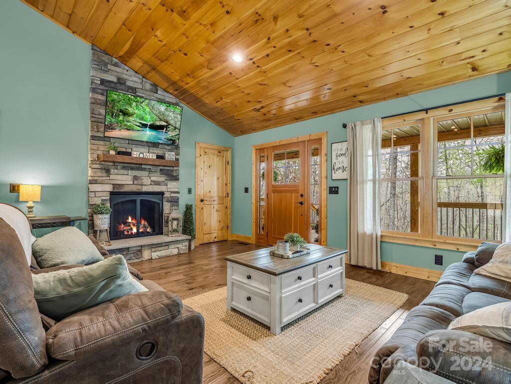 2068 Mountain Creek Road