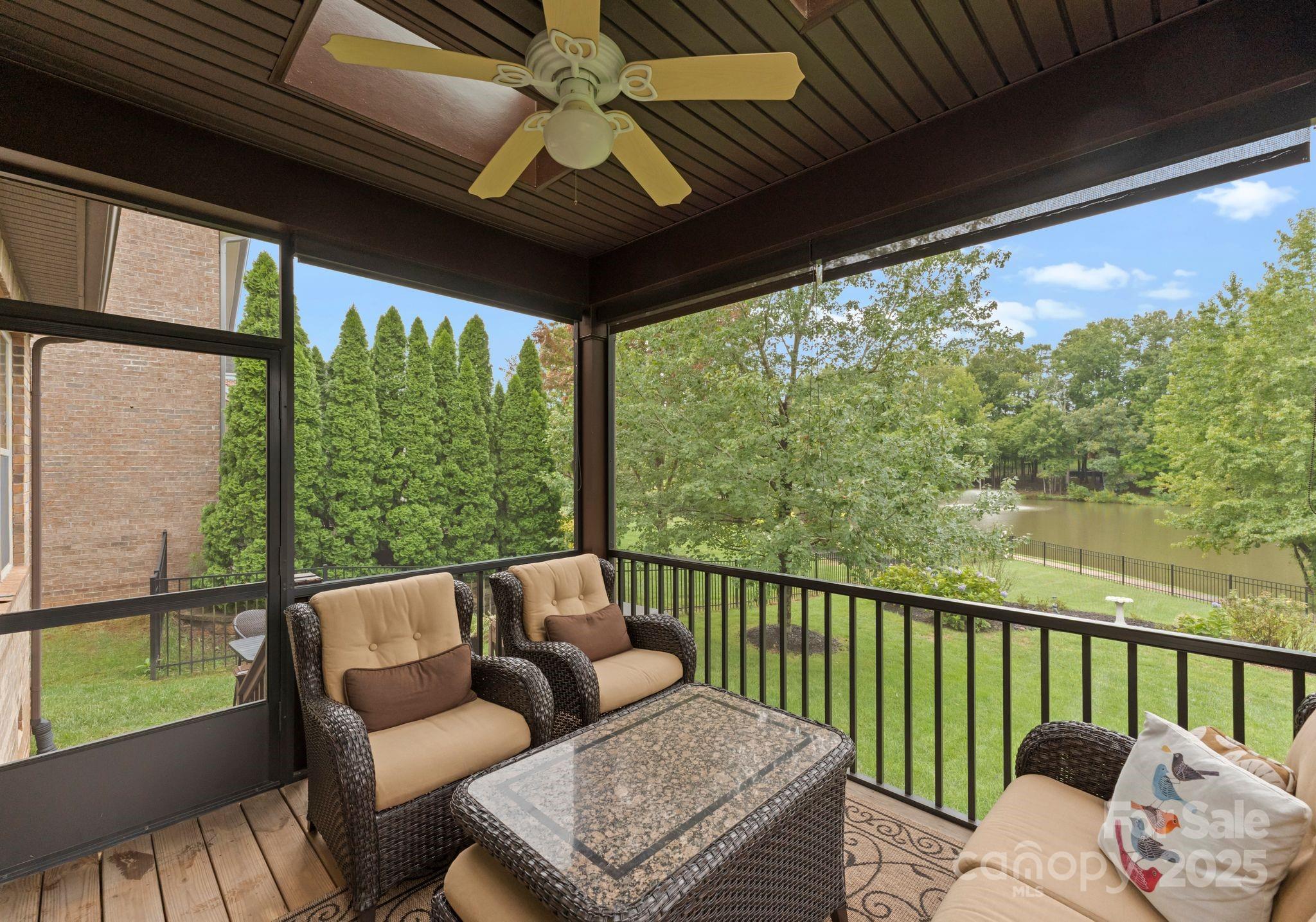 912 Oleander Lane