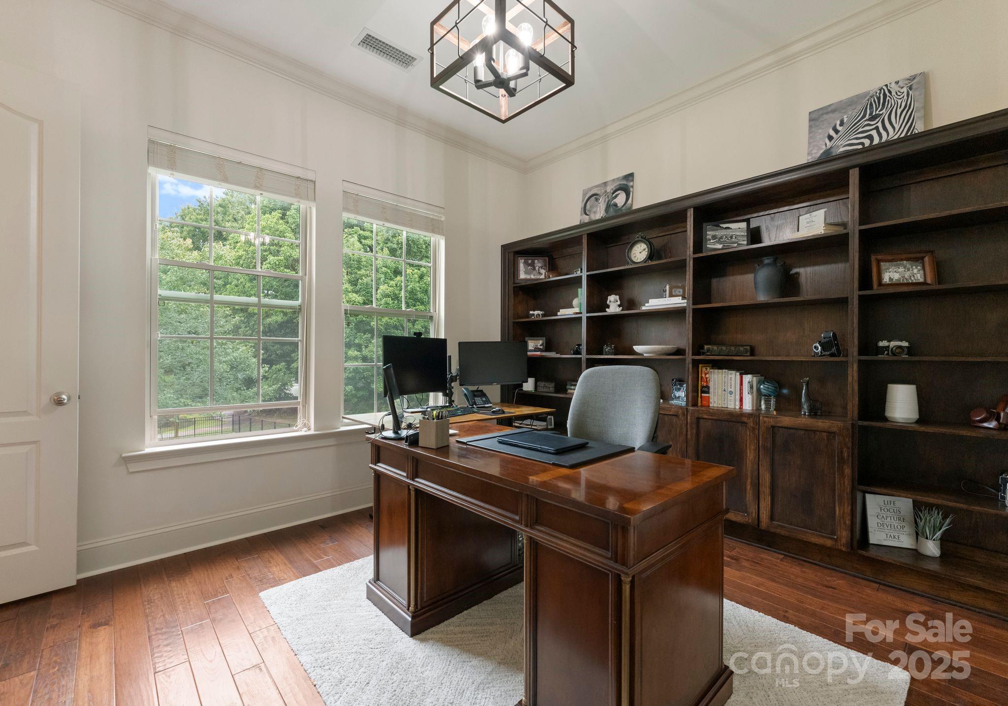 912 Oleander Lane