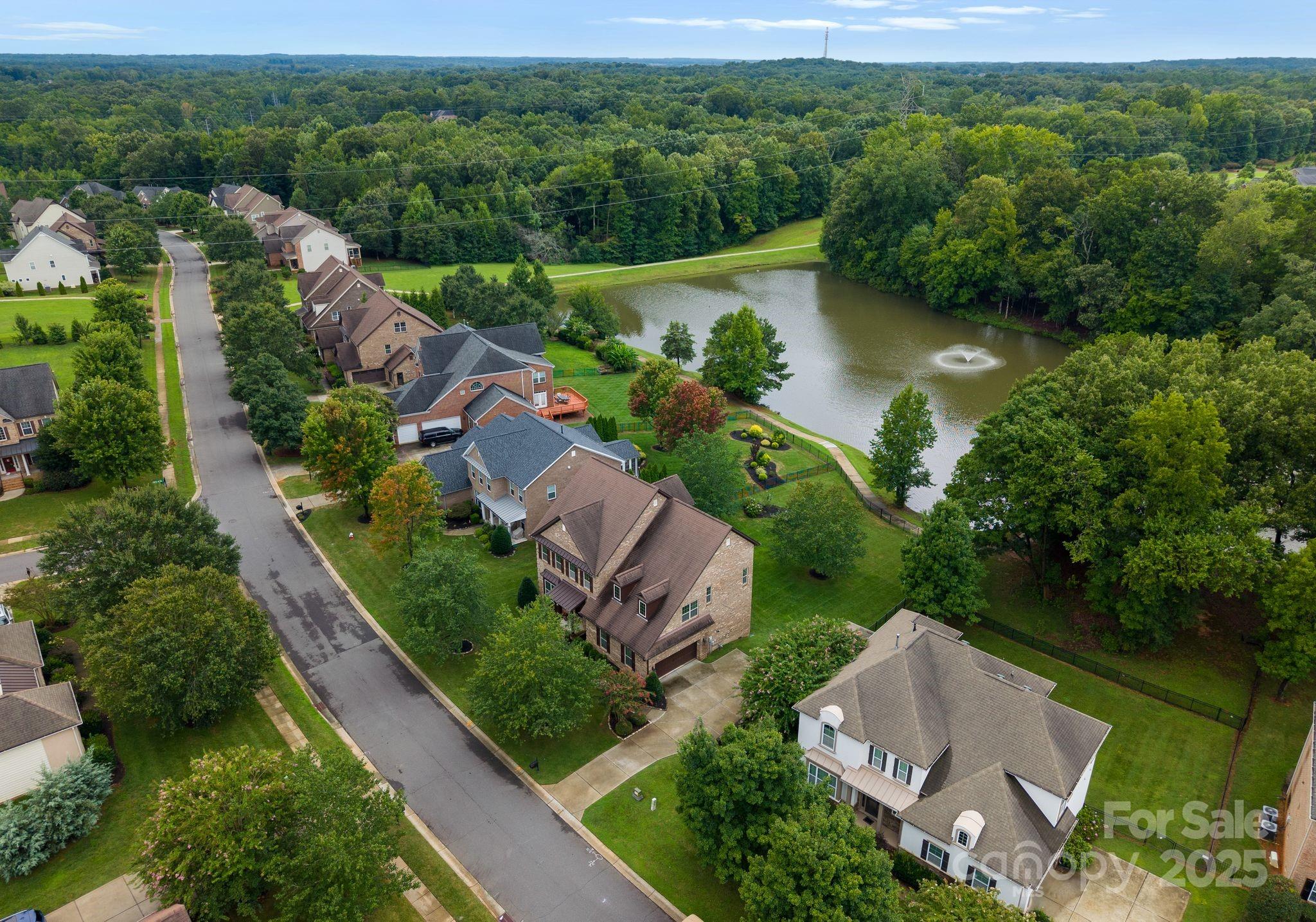 912 Oleander Lane