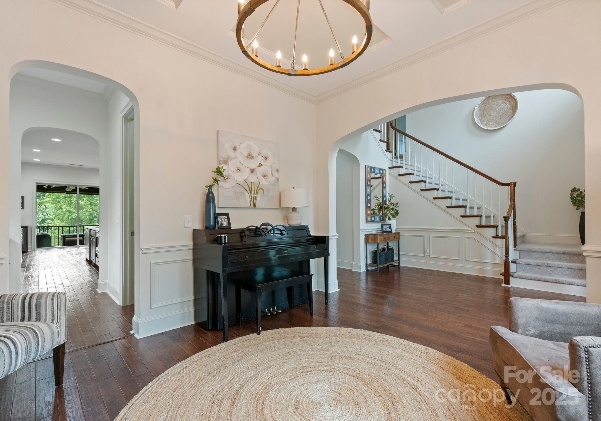 912 Oleander Lane