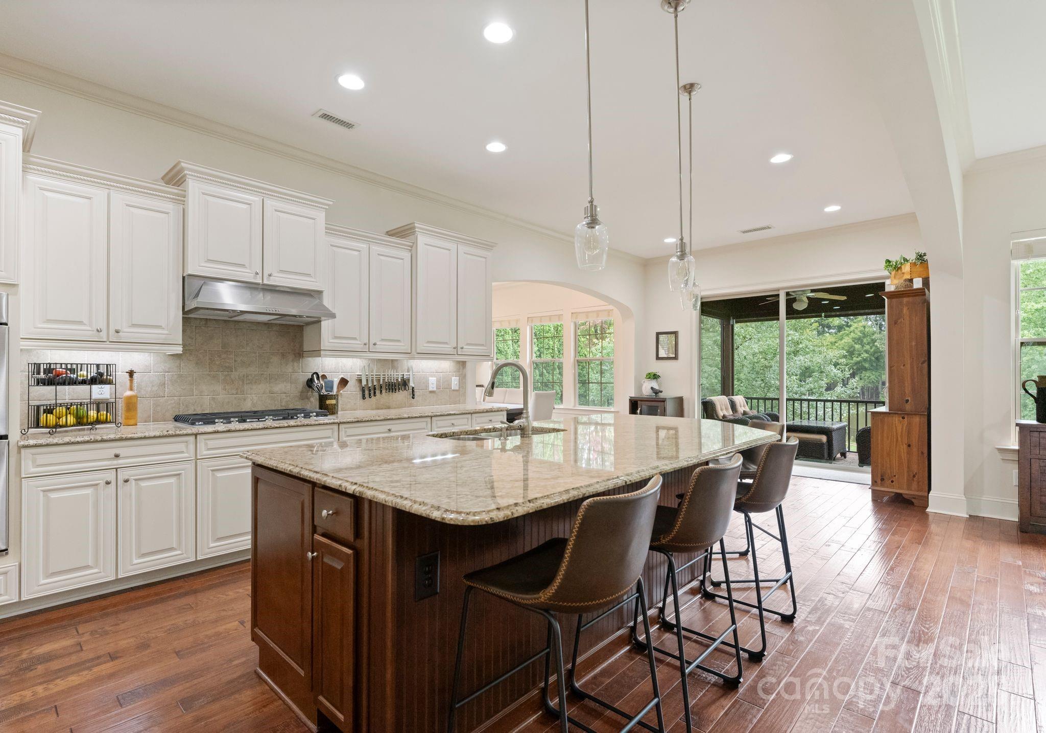 912 Oleander Lane