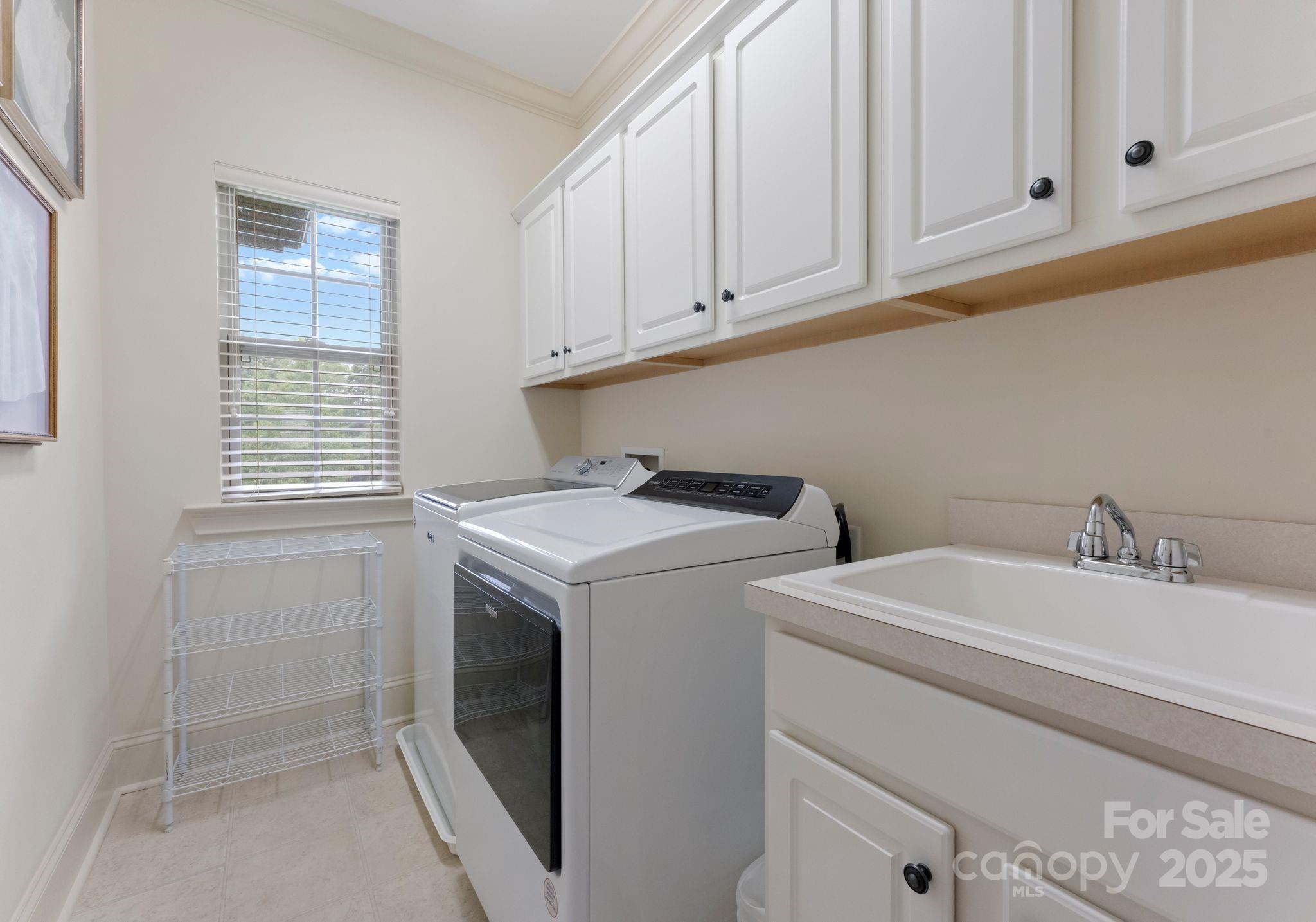 912 Oleander Lane