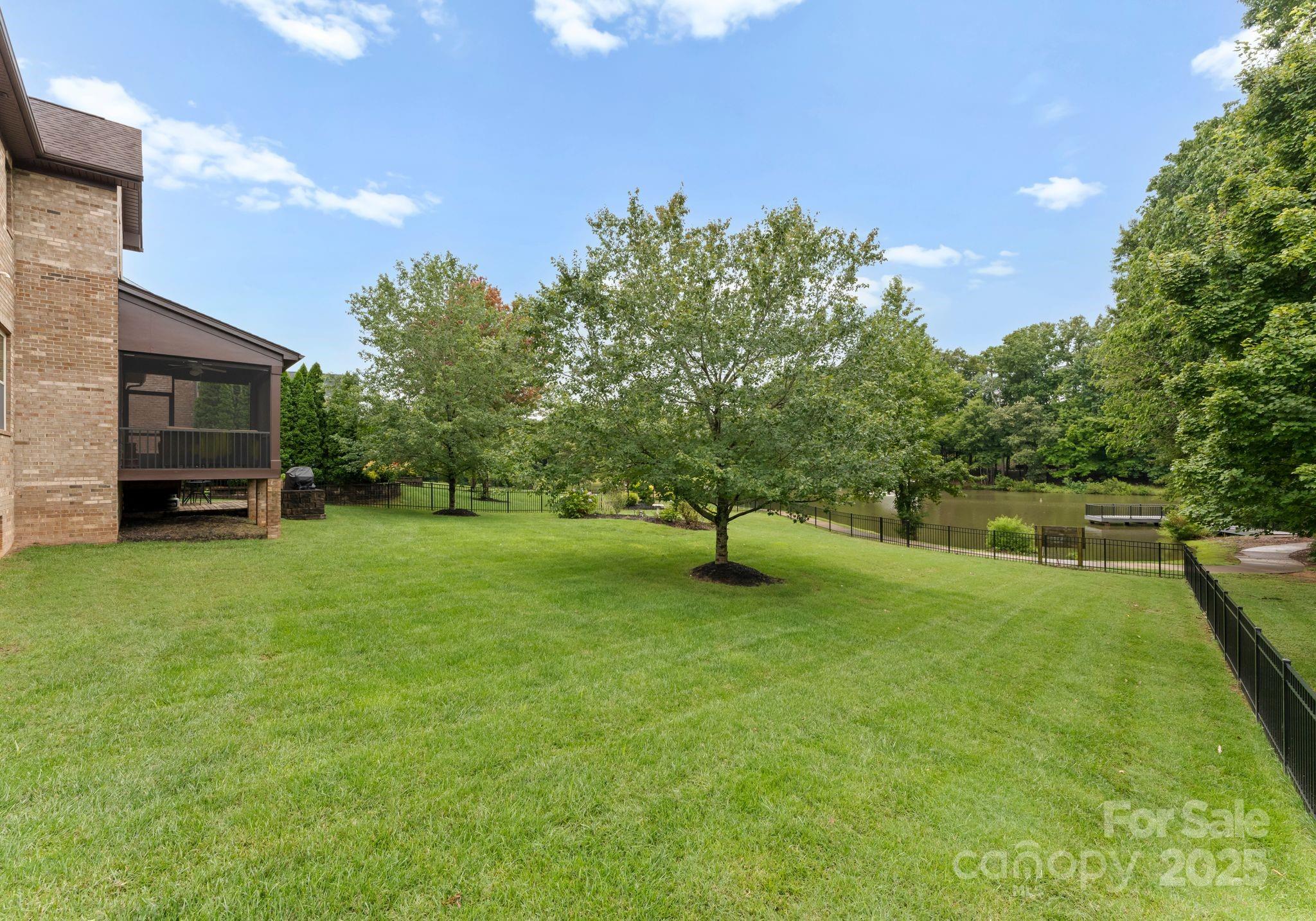912 Oleander Lane