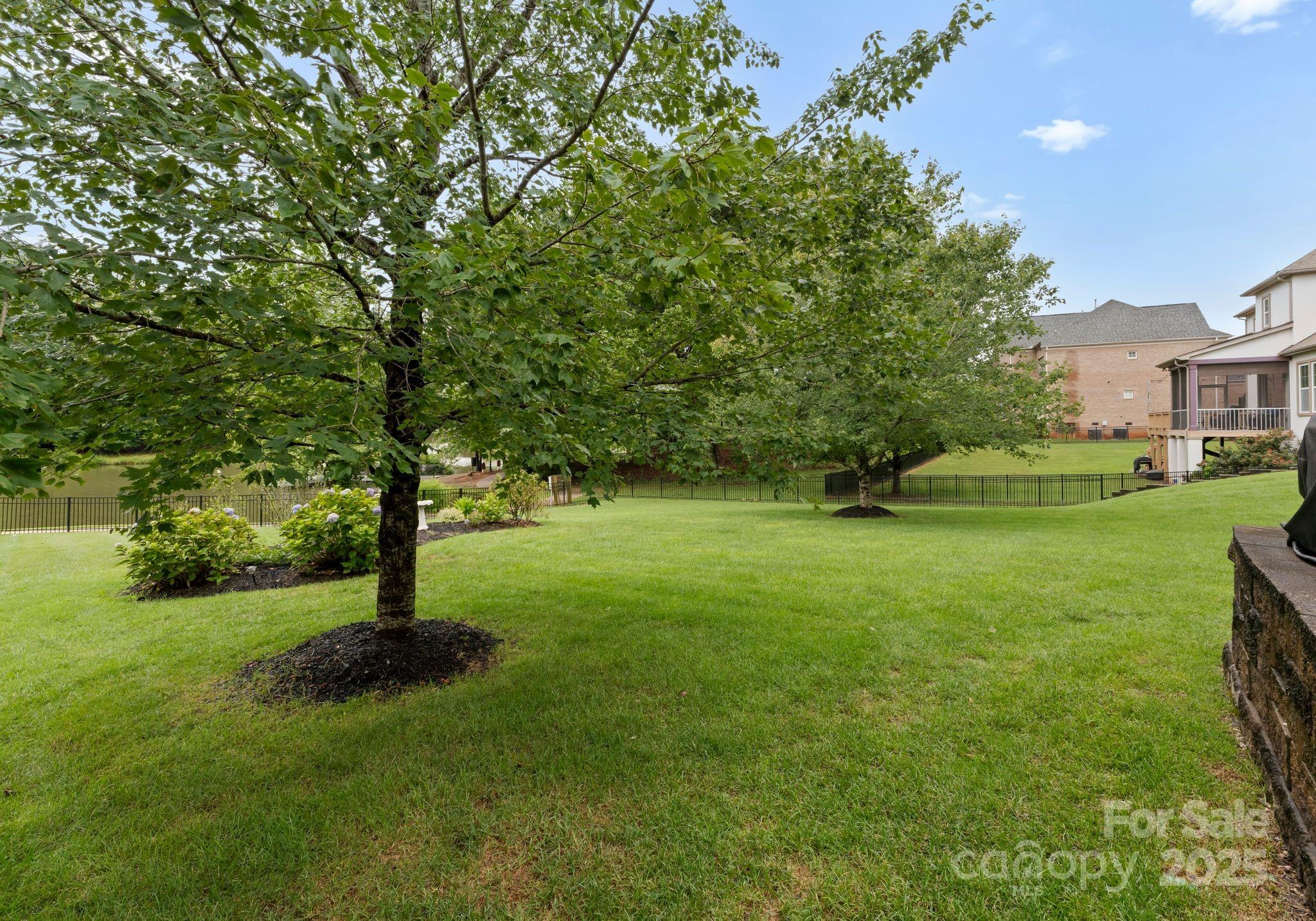 912 Oleander Lane