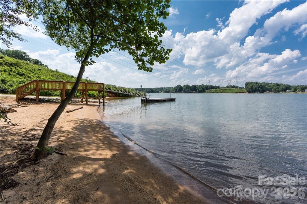 2937 Shady Reach Lane