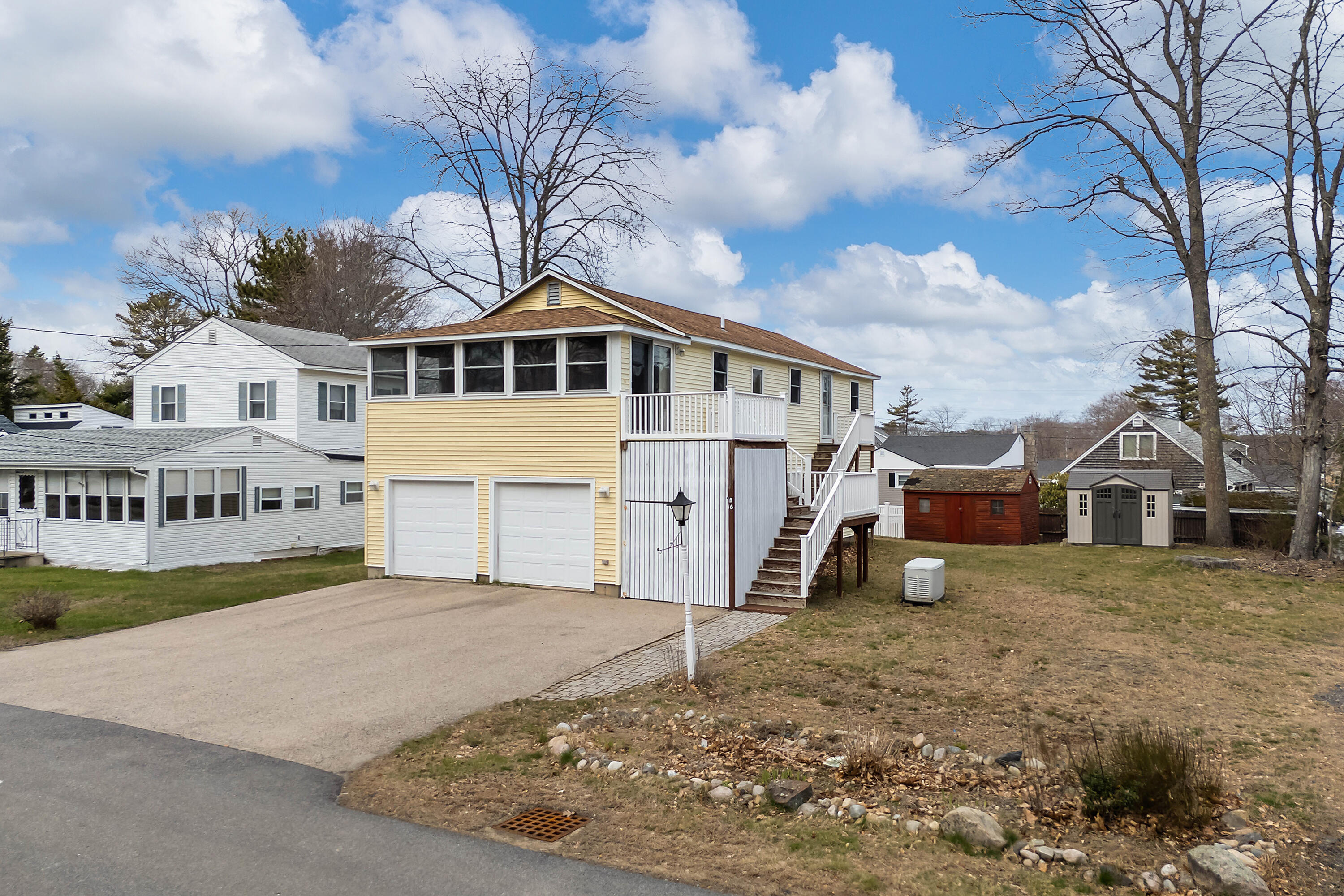 16 Oceanside Avenue E