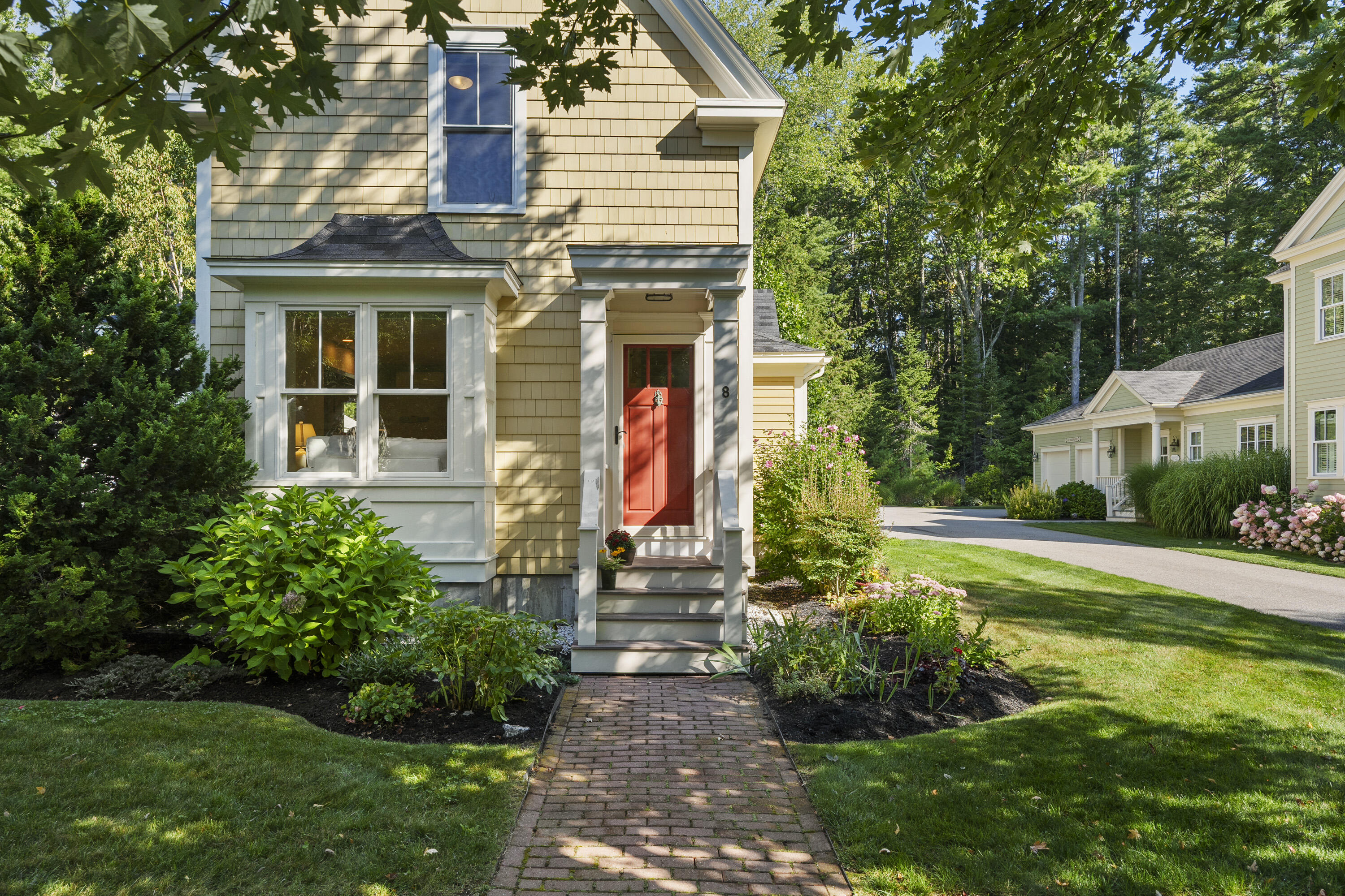 8 Ballantyne Drive