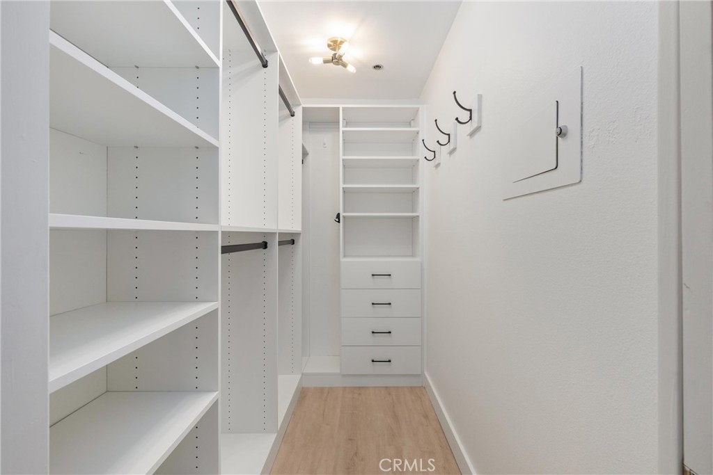 1682 Circa Del Lago A308