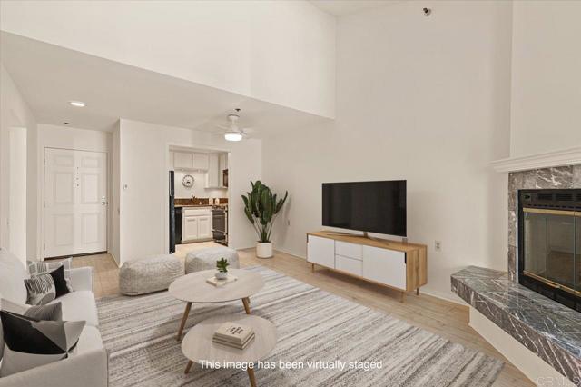 1560 Circa Del Lago # D301