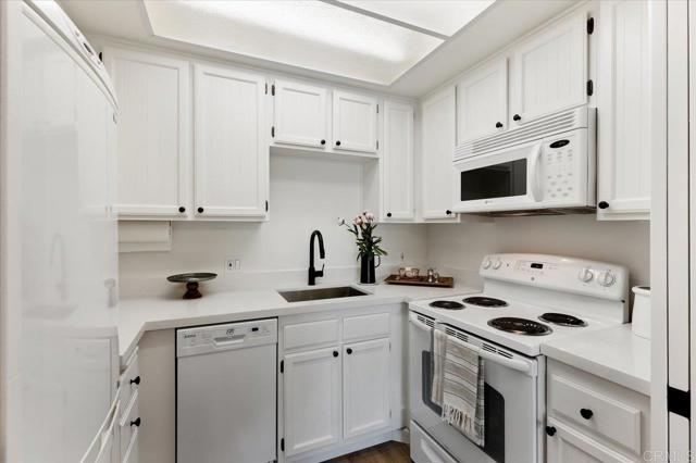 1682 Circa Del Lago # A204