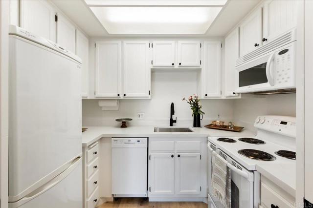 1682 Circa Del Lago # A204