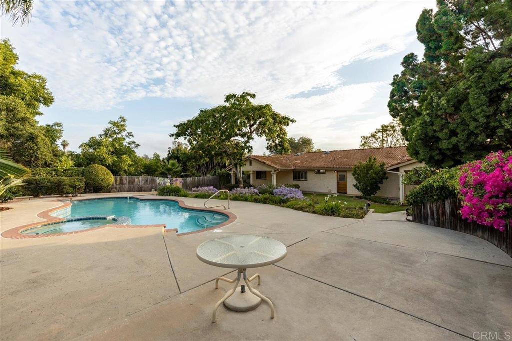 1319 Independence Way