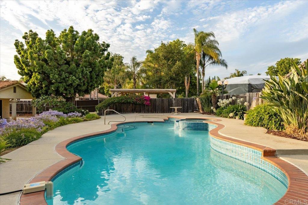 1319 Independence Way