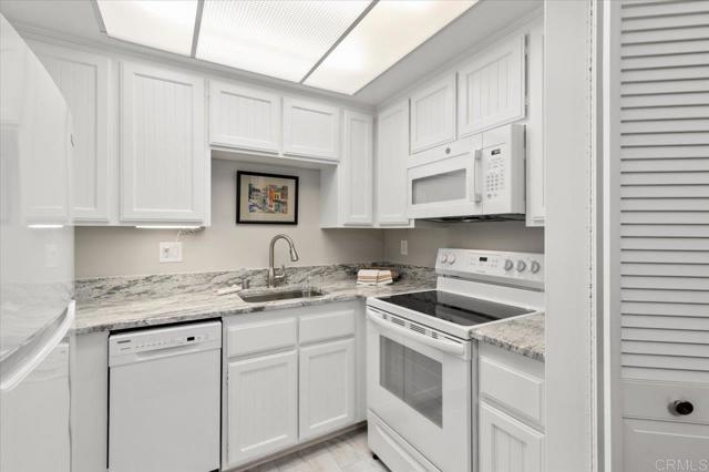 1560 Circa Del Lago # D303