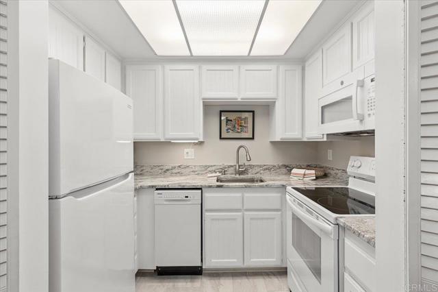 1560 Circa Del Lago # D303