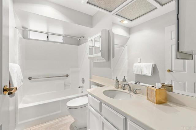 1560 Circa Del Lago # D303