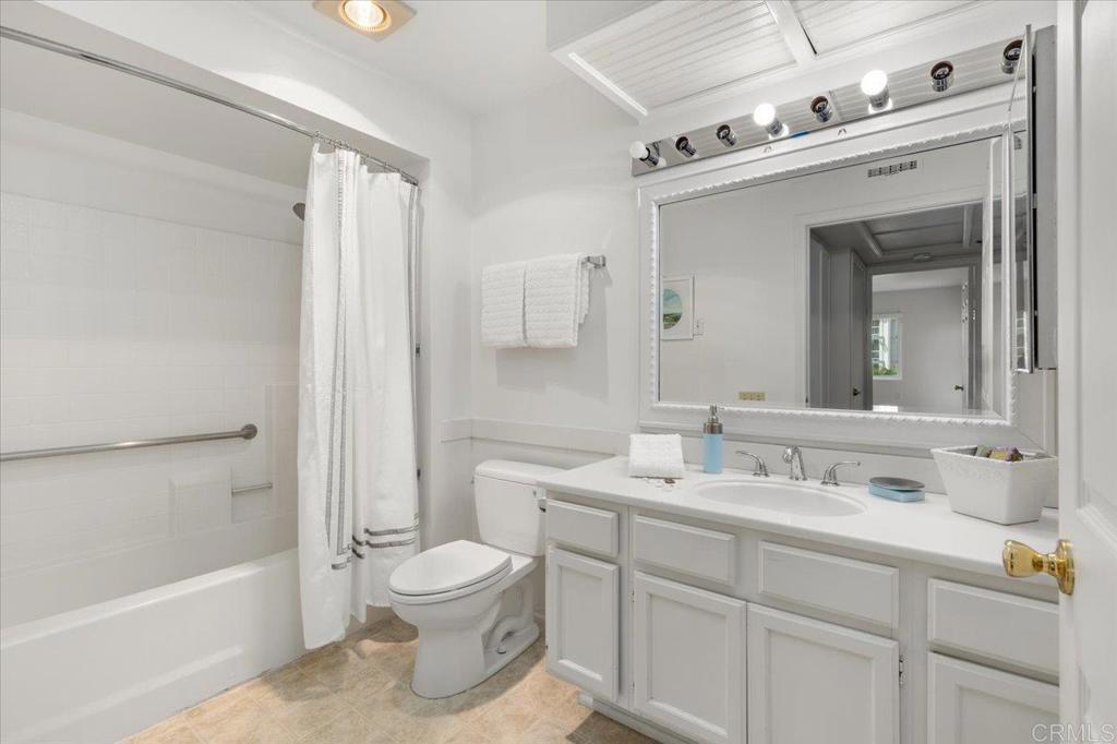 1682 Circa Del Lago A101