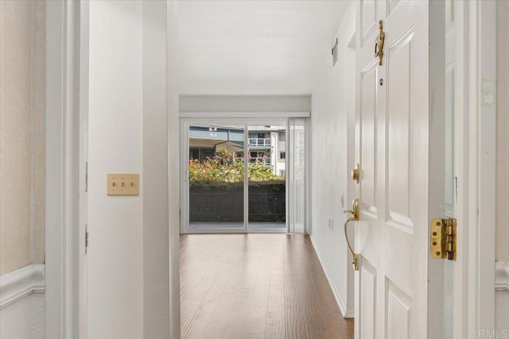 1682 Circa Del Lago A101