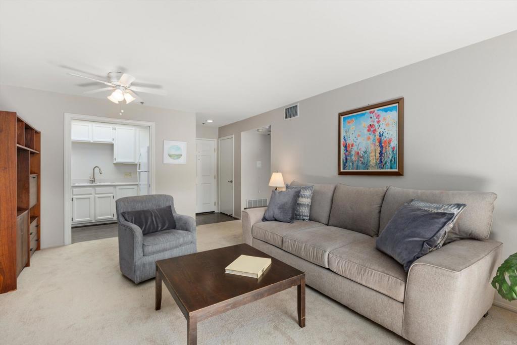 1664 Circa Del Lago E105