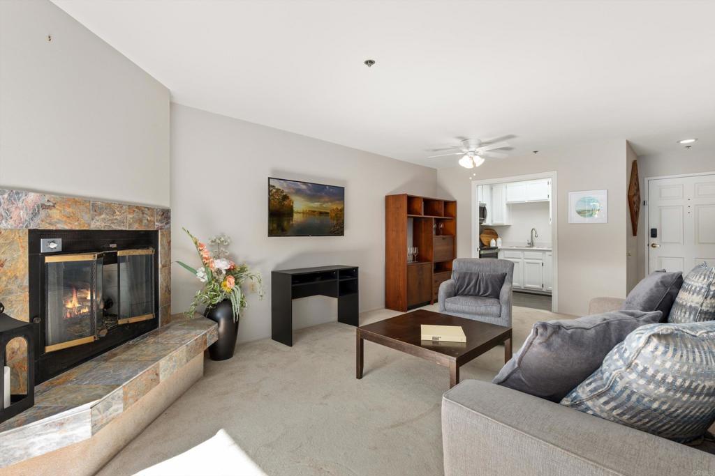 1664 Circa Del Lago E105