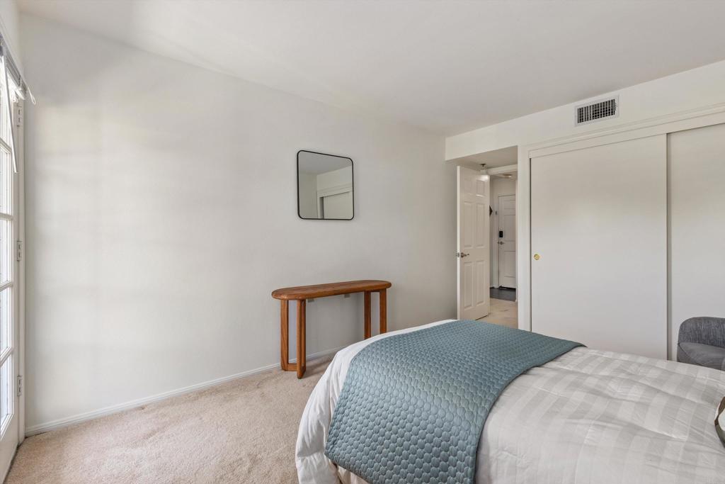 1664 Circa Del Lago E105