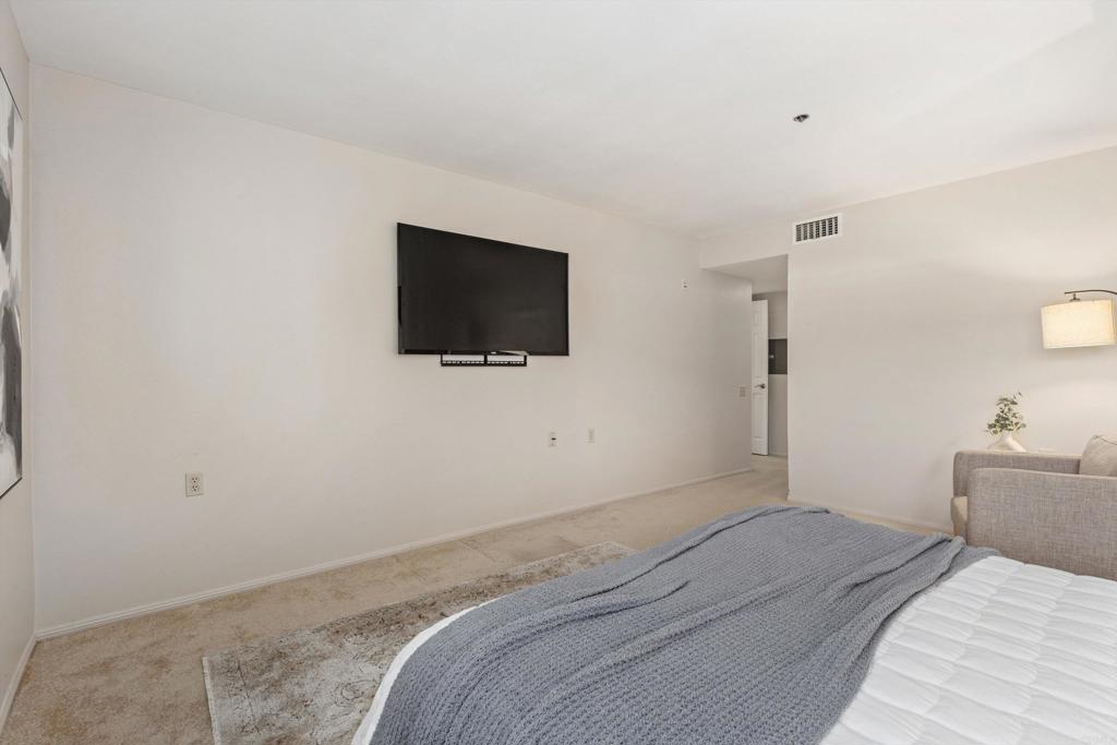 1664 Circa Del Lago E105
