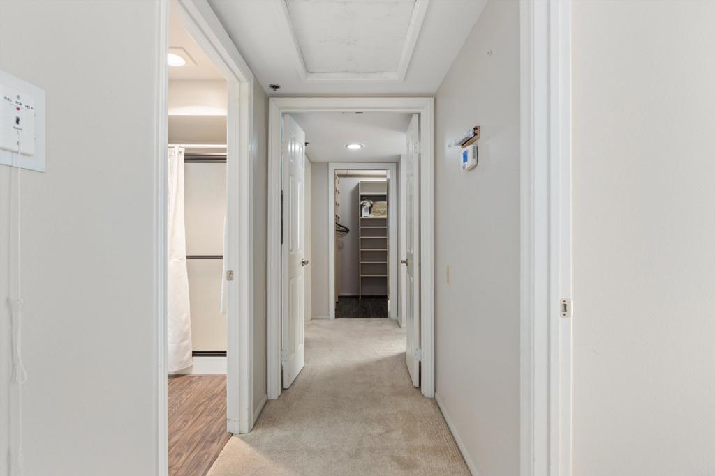 1664 Circa Del Lago E105