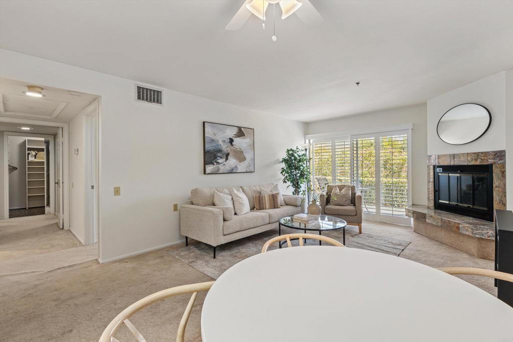 1664 Circa Del Lago E105