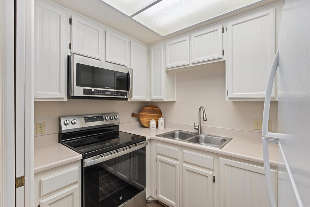 1664 Circa Del Lago E105