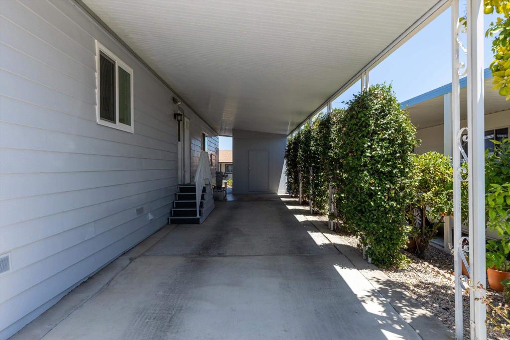 650 S Rancho Santa Fe Road 105