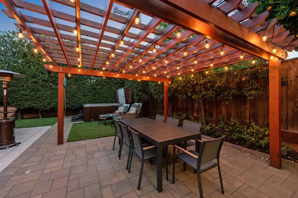 2823 Cardinal Lane