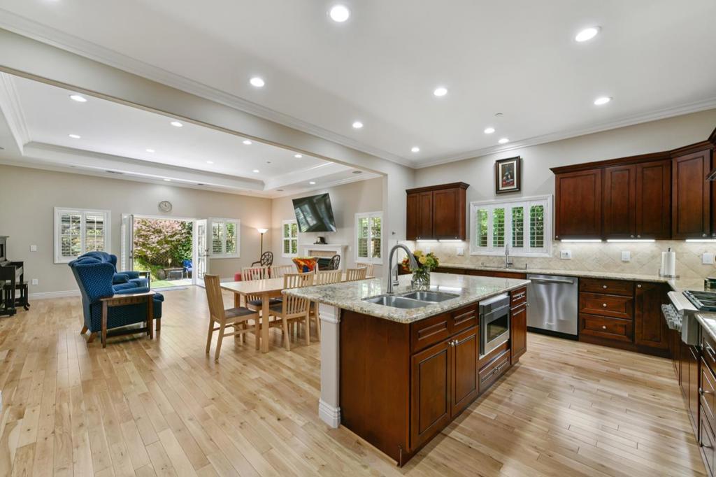 2823 Cardinal Lane