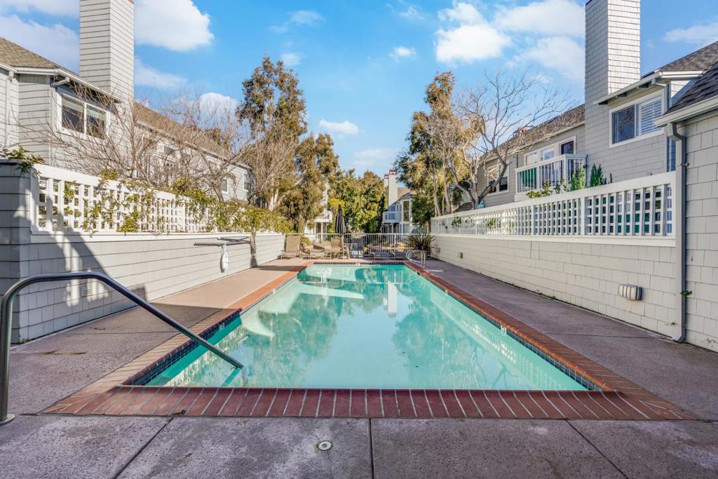 702 Mendocino Way