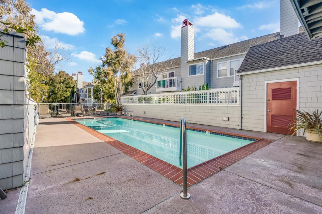 702 Mendocino Way