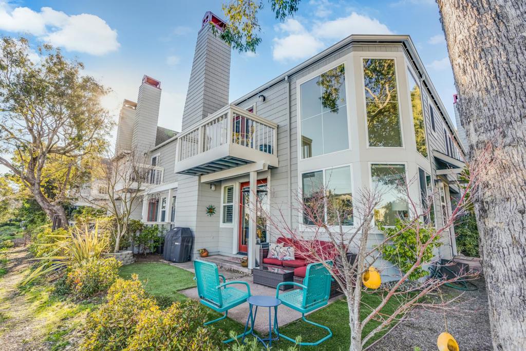 702 Mendocino Way
