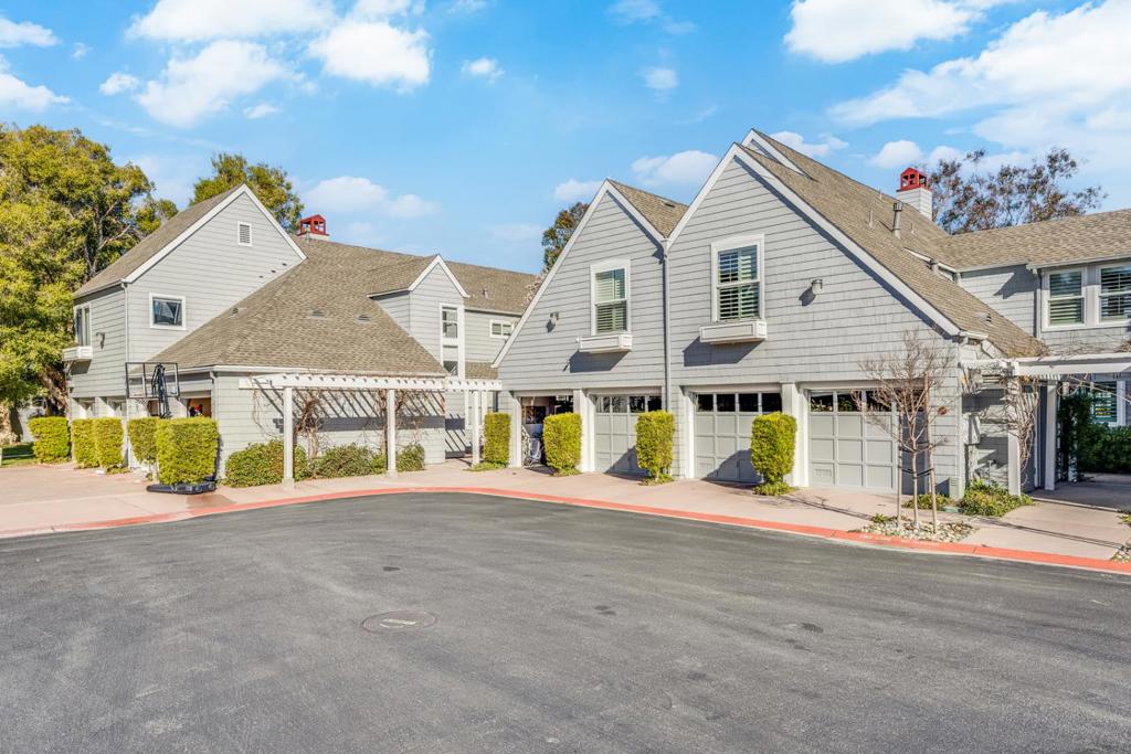 702 Mendocino Way
