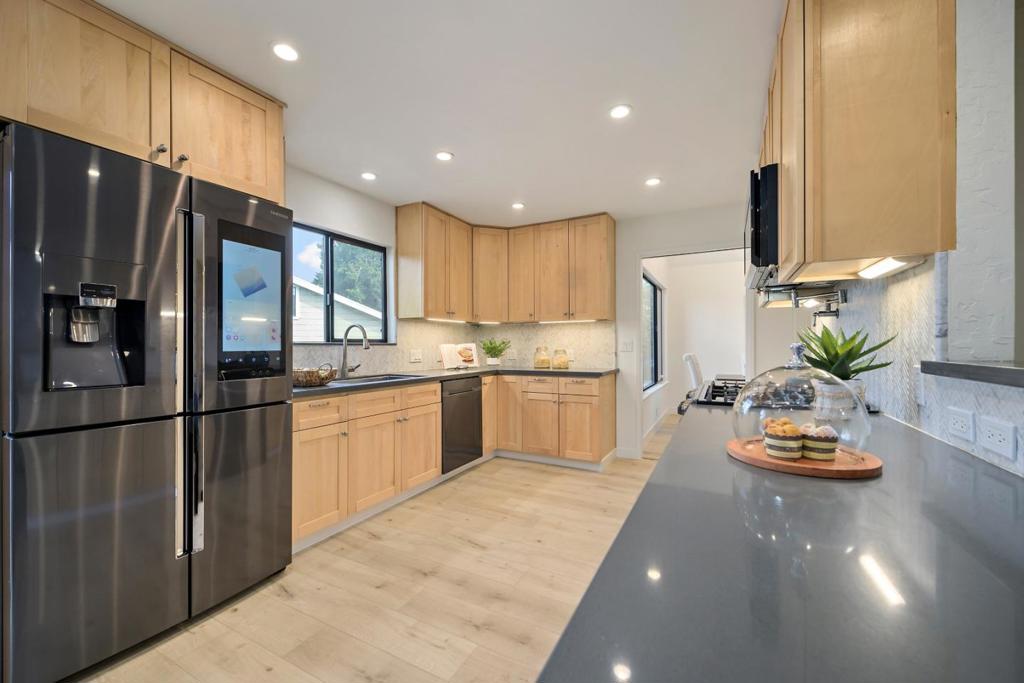 776 Bain Place